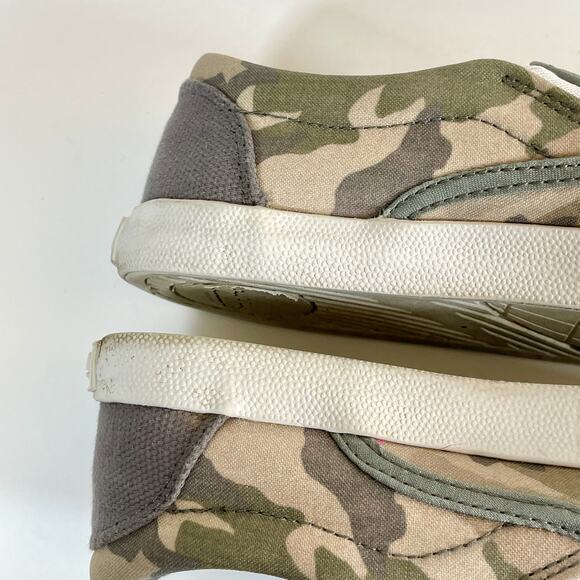 Inkkas Women's Camo Garden Slip On Size 6 - Picture 8 of 11